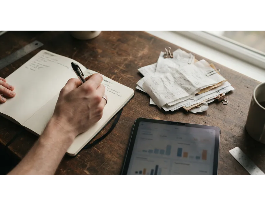 Expense tracking tools that automatically sync with bank accounts